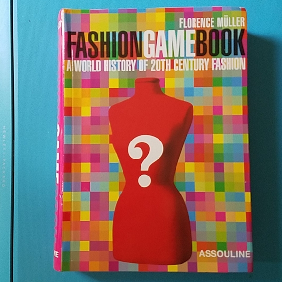 ASSOULINE BOOK Fashion Game Book - Picture 1 of 5